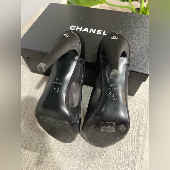 Chanel Mesh Satin excellent condition with box,dusters extra pair of hee… - Picture 2 of 7